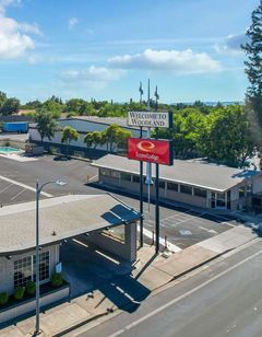 Econo Lodge Woodland Near I-5