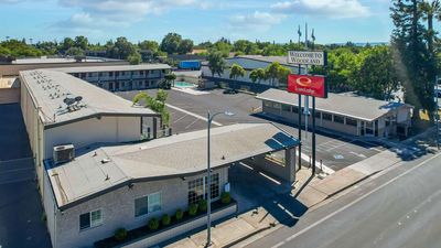 Econo Lodge Woodland Near I-5