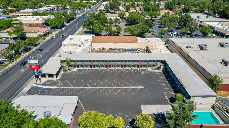 <b>Econo Lodge Exterior</b>. Images powered by <a href="https://iceportal.shijigroup.com/" title="IcePortal" target="_blank">IcePortal</a>.