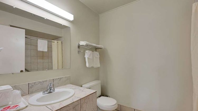 Econo Lodge Room