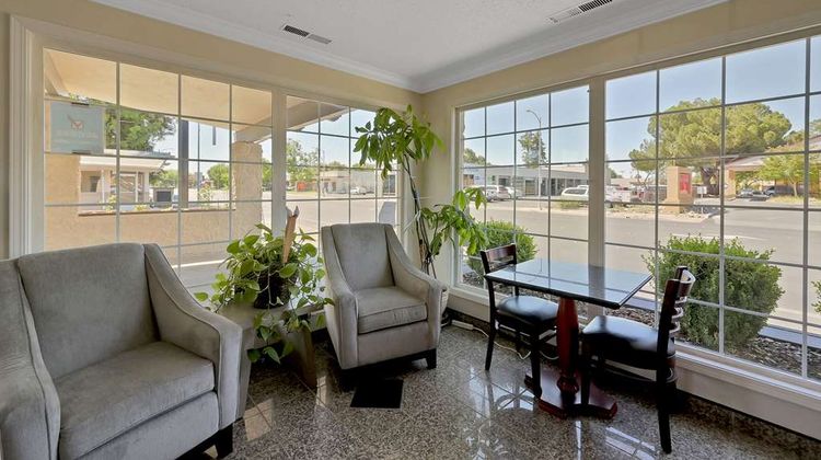 Econo Lodge Lobby