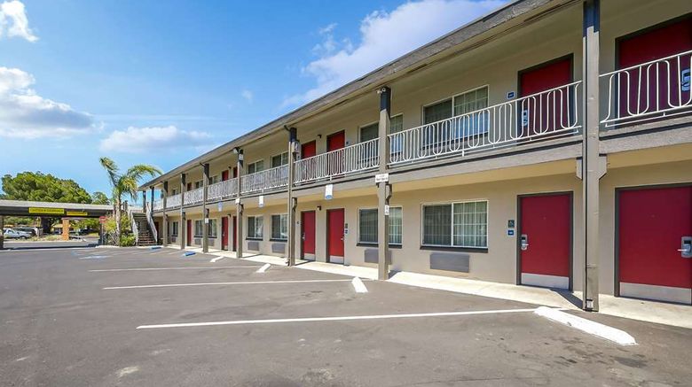 <b>Econo Lodge Other</b>. Images powered by <a href="https://iceportal.shijigroup.com/" title="IcePortal" target="_blank">IcePortal</a>.