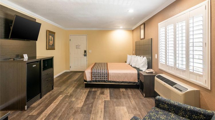 Rodeway Inn Room