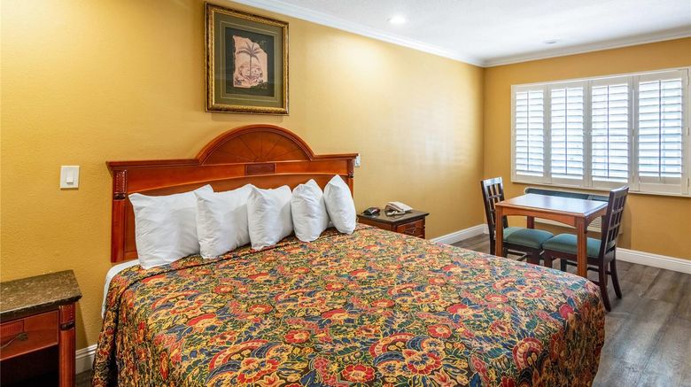 <b>Rodeway Inn Room</b>. Images powered by <a href="https://iceportal.shijigroup.com/" title="IcePortal" target="_blank">IcePortal</a>.