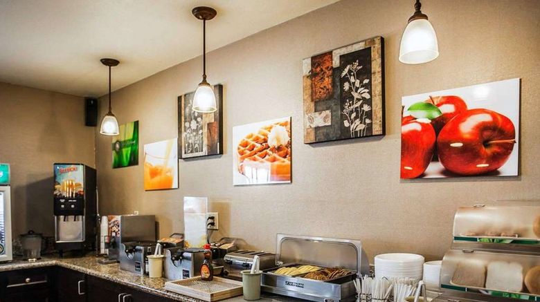<b>Quality Inn & Suites Anaheim at the Park Restaurant</b>. Images powered by <a href="https://iceportal.shijigroup.com/" title="IcePortal" target="_blank">IcePortal</a>.