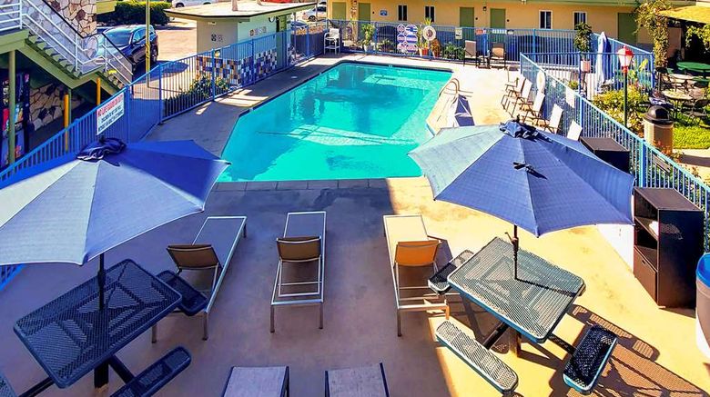 <b>Quality Inn & Suites Anaheim at the Park Pool</b>. Images powered by <a href="https://iceportal.shijigroup.com/" title="IcePortal" target="_blank">IcePortal</a>.