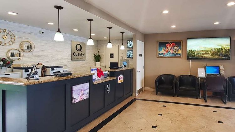 Quality Inn & Suites Anaheim at the Park Lobby