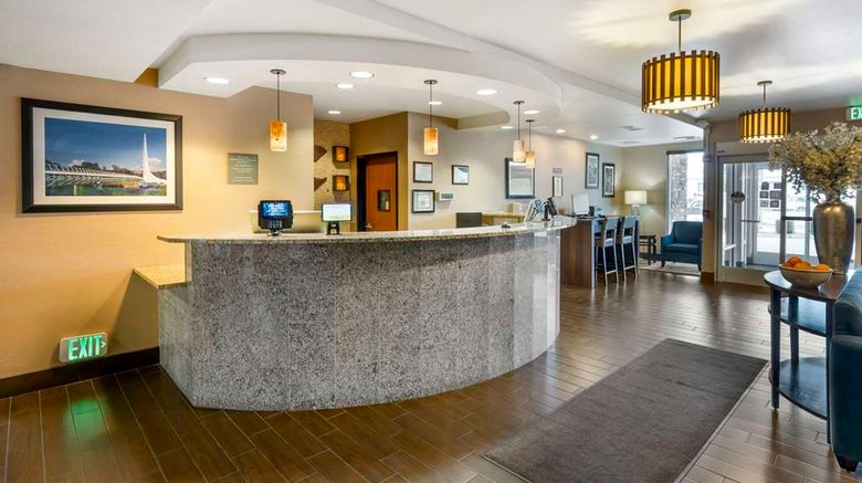 <b>Comfort Suites-Lake Shasta Lobby</b>. Images powered by <a href="https://iceportal.shijigroup.com/" title="IcePortal" target="_blank">IcePortal</a>.