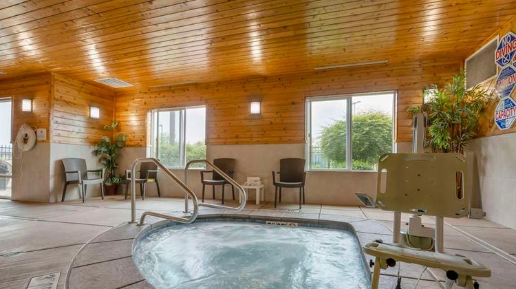Comfort Suites-Lake Shasta Pool