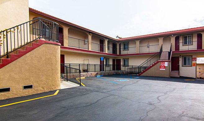 Econo Lodge Long Beach Exterior