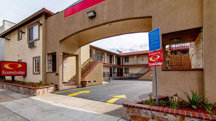 Econo Lodge Long Beach Exterior