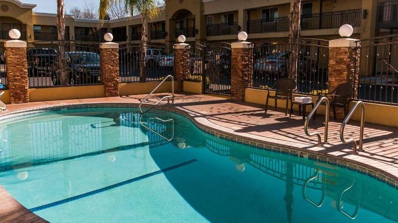 <b>Quality Inn Pool</b>. Images powered by <a href="https://iceportal.shijigroup.com/" title="IcePortal" target="_blank">IcePortal</a>.