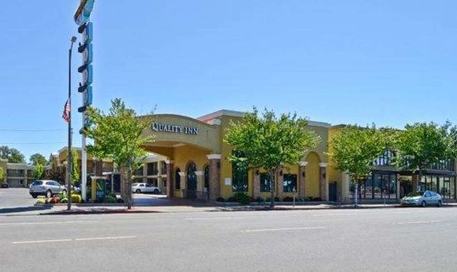 Quality Inn Exterior
