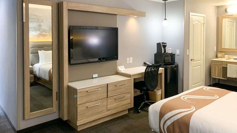 <b>Quality Inn Room</b>. Images powered by <a href="https://iceportal.shijigroup.com/" title="IcePortal" target="_blank">IcePortal</a>.