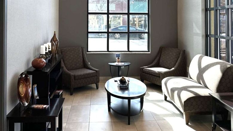 <b>Quality Inn Lobby</b>. Images powered by <a href="https://iceportal.shijigroup.com/" title="IcePortal" target="_blank">IcePortal</a>.