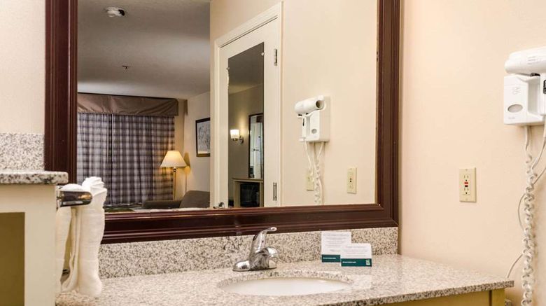 <b>Quality Inn Suites Hotel Room</b>. Images powered by <a href="https://iceportal.shijigroup.com/" title="IcePortal" target="_blank">IcePortal</a>.