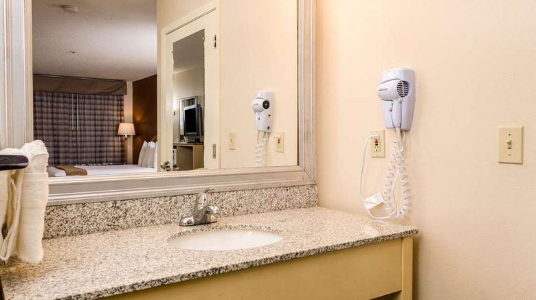 <b>Quality Inn Suites Hotel Room</b>. Images powered by <a href="https://iceportal.shijigroup.com/" title="IcePortal" target="_blank">IcePortal</a>.
