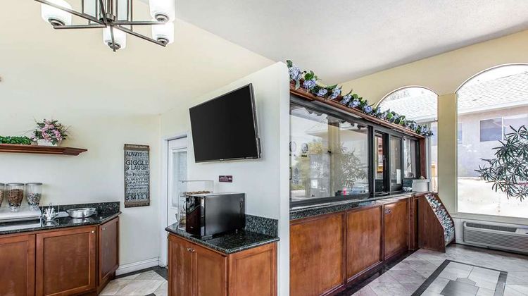 Rodeway Inn & Suites Canyon Lake Lobby