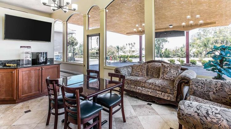 Rodeway Inn & Suites Canyon Lake Lobby