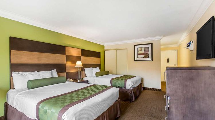 Rodeway Inn & Suites Canyon Lake Room