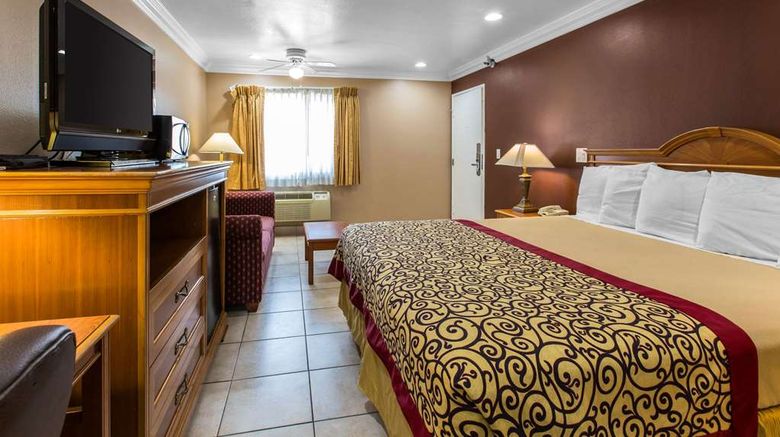 <b>Rodeway Inn Cypress Buena Park Suite</b>. Images powered by <a href="https://iceportal.shijigroup.com/" title="IcePortal" target="_blank">IcePortal</a>.