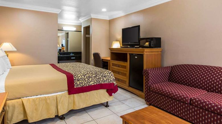 <b>Rodeway Inn Cypress Buena Park Suite</b>. Images powered by <a href="https://iceportal.shijigroup.com/" title="IcePortal" target="_blank">IcePortal</a>.