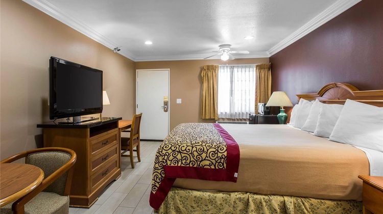 Rodeway Inn Cypress Buena Park Room