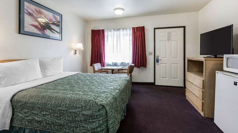 <b>Rodeway Inn Beaumont Room</b>. Images powered by <a href="https://iceportal.shijigroup.com/" title="IcePortal" target="_blank">IcePortal</a>.