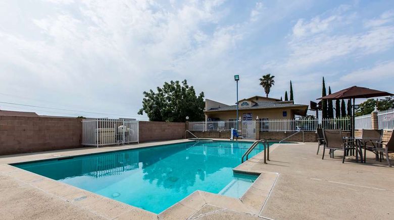 <b>Rodeway Inn Beaumont Pool</b>. Images powered by <a href="https://iceportal.shijigroup.com/" title="IcePortal" target="_blank">IcePortal</a>.