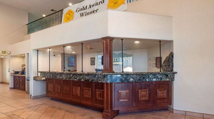 Quality Inn - Blythe Lobby