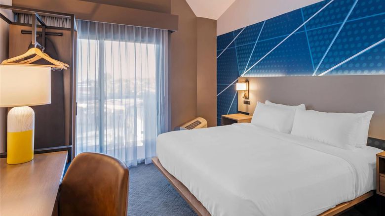 <b>Comfort Inn & Suites Irvine Spectrum Suite</b>. Images powered by <a href="https://iceportal.shijigroup.com/" title="IcePortal" target="_blank">IcePortal</a>.