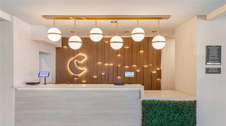 Comfort Inn & Suites Irvine Spectrum Lobby