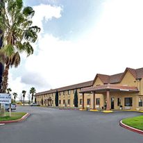Econo Lodge Inn & Suites