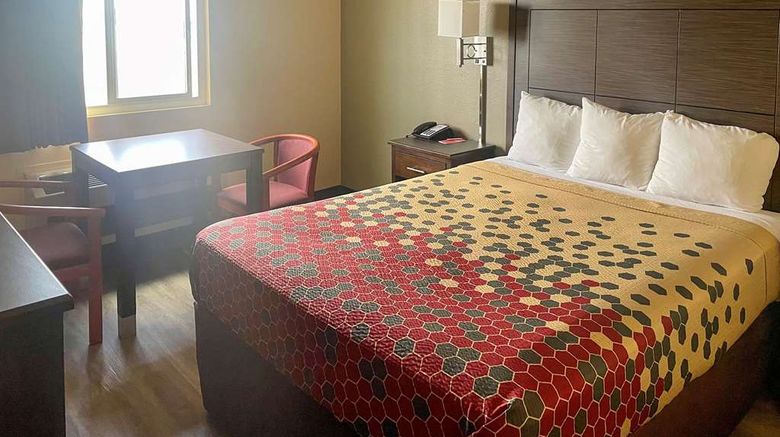 <b>Econo Lodge Inn & Suites Room</b>. Images powered by <a href="https://iceportal.shijigroup.com/" title="IcePortal" target="_blank">IcePortal</a>.