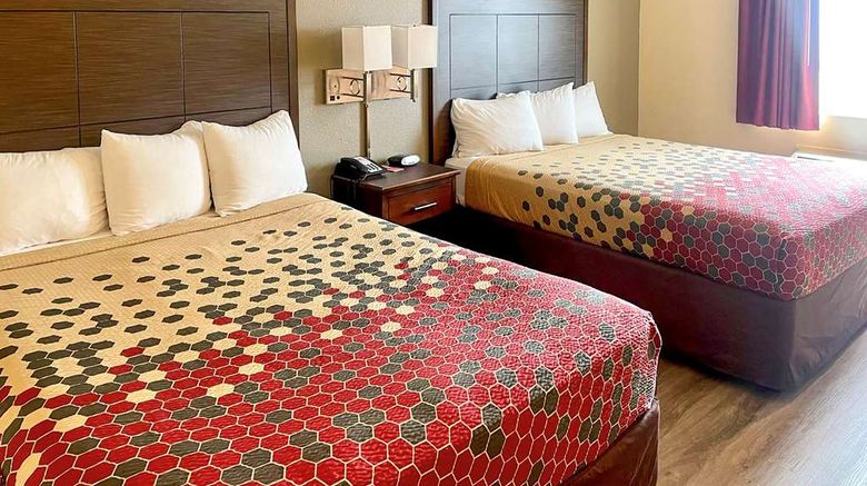 <b>Econo Lodge Inn & Suites Room</b>. Images powered by <a href="https://iceportal.shijigroup.com/" title="IcePortal" target="_blank">IcePortal</a>.