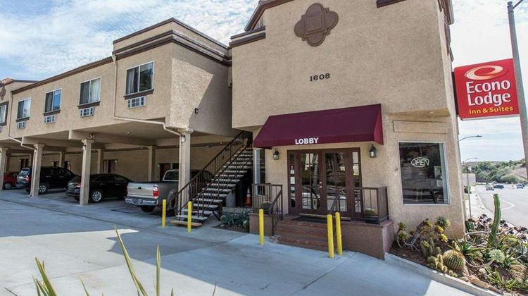 Econo Lodge Inn & Suites Downtown Exterior