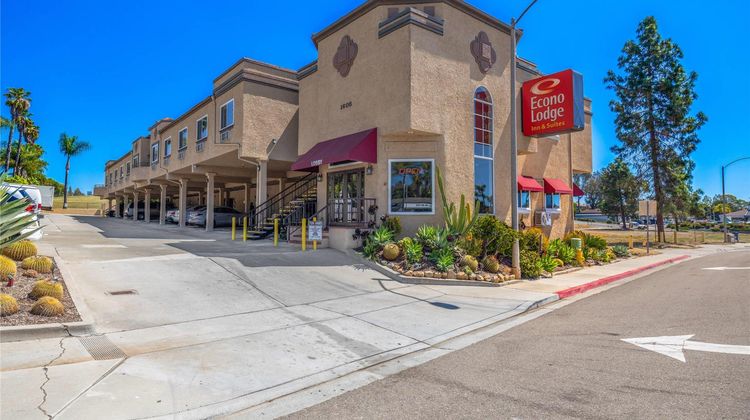 Econo Lodge Inn & Suites Downtown Exterior