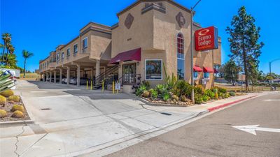 Econo Lodge Inn & Suites Downtown