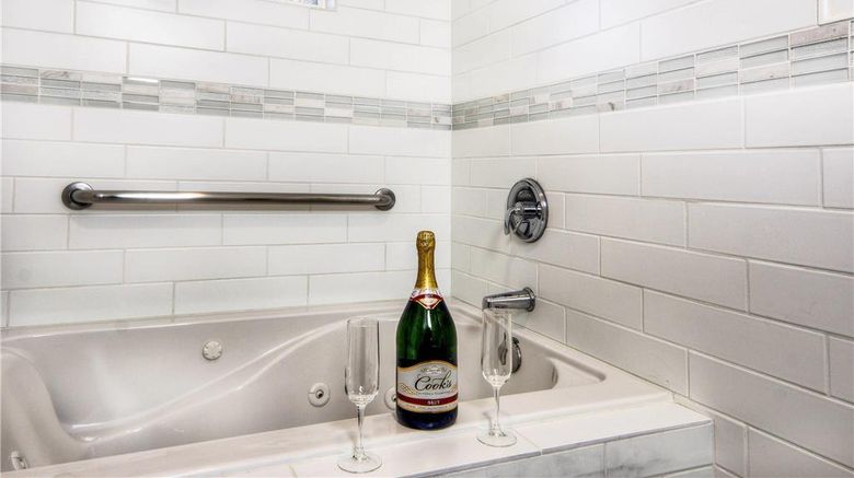 <b>Aggie Inn, an Ascend Collection Hotel Suite</b>. Images powered by <a href="https://iceportal.shijigroup.com/" title="IcePortal" target="_blank">IcePortal</a>.