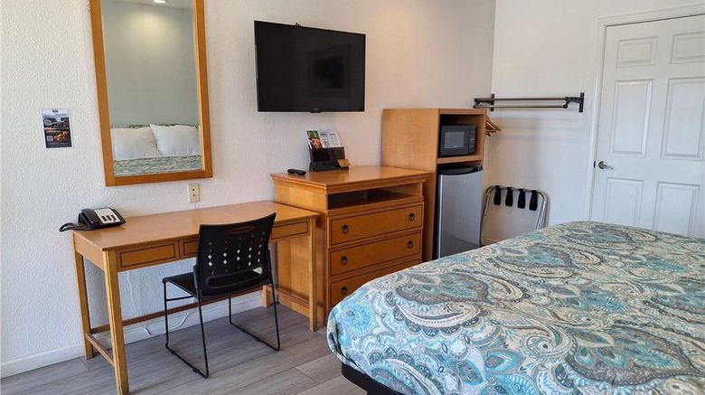 <b>Rodeway Inn - Alameda/Oakland Room</b>. Images powered by <a href="https://iceportal.shijigroup.com/" title="IcePortal" target="_blank">IcePortal</a>.