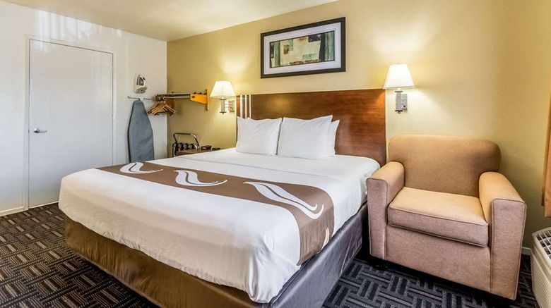 <b>Quality Inn Room</b>. Images powered by <a href="https://iceportal.shijigroup.com/" title="IcePortal" target="_blank">IcePortal</a>.