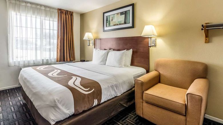<b>Quality Inn Room</b>. Images powered by <a href="https://iceportal.shijigroup.com/" title="IcePortal" target="_blank">IcePortal</a>.