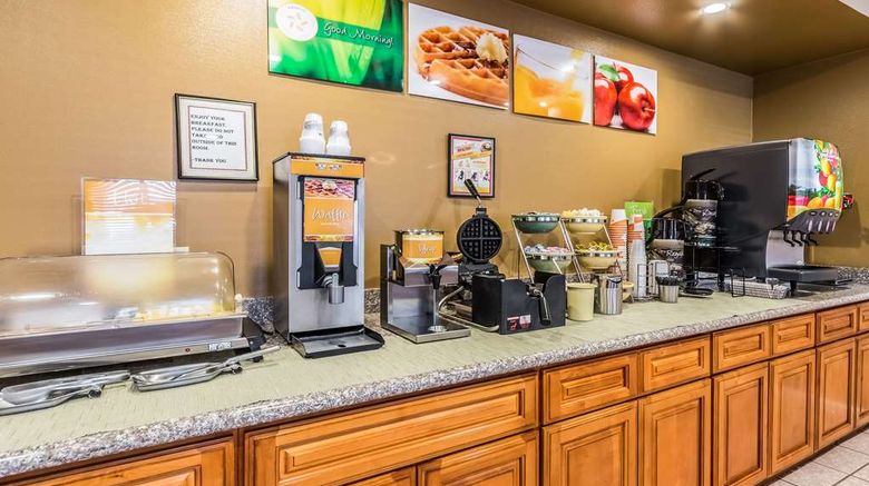 <b>Quality Inn Restaurant</b>. Images powered by <a href="https://iceportal.shijigroup.com/" title="IcePortal" target="_blank">IcePortal</a>.