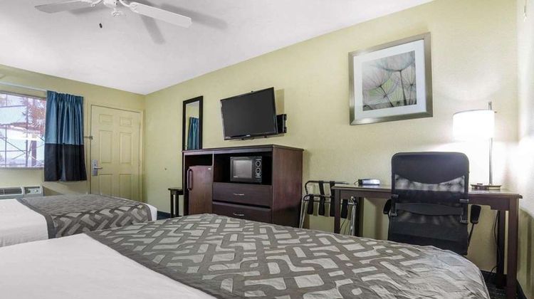 Rodeway Inn and Suites Needles Room