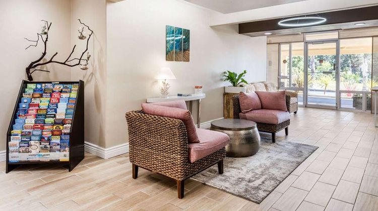 Quality Inn Capitola Lobby