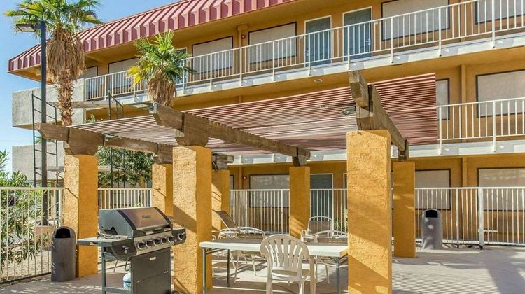 Quality Inn Needles Pool