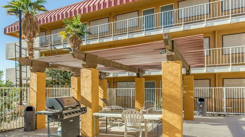 <b>Quality Inn Needles Pool</b>. Images powered by <a href="https://iceportal.shijigroup.com/" title="IcePortal" target="_blank">IcePortal</a>.