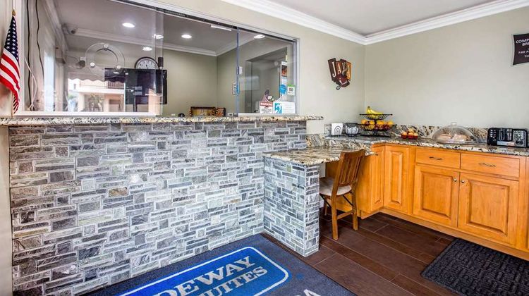 Rodeway Inn and Suites Bellflower Lobby