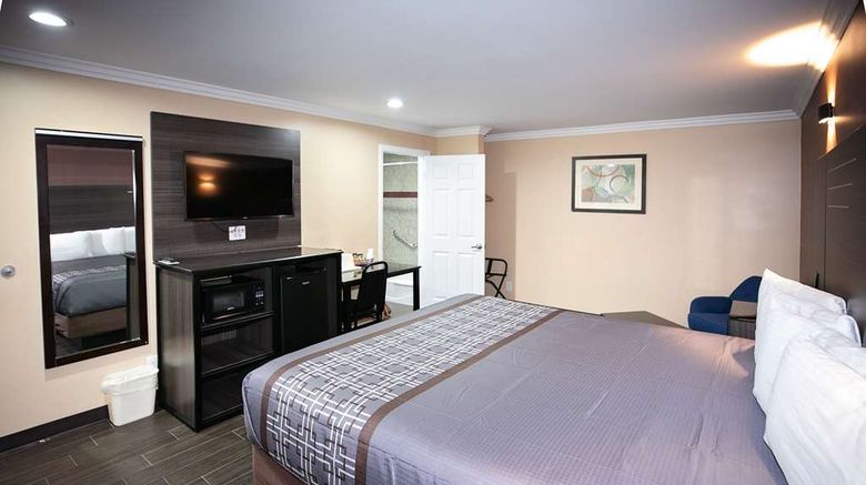 <b>Rodeway Inn and Suites Bellflower Room</b>. Images powered by <a href="https://iceportal.shijigroup.com/" title="IcePortal" target="_blank">IcePortal</a>.