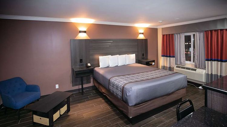 Rodeway Inn and Suites Bellflower Room